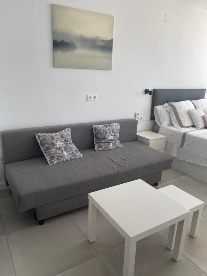 Apartamento Con Vistas Al Mar A Metros De La Playa Carihuela Soleil Apartment ตอร์เรโมลิโนส ภายนอก รูปภาพ