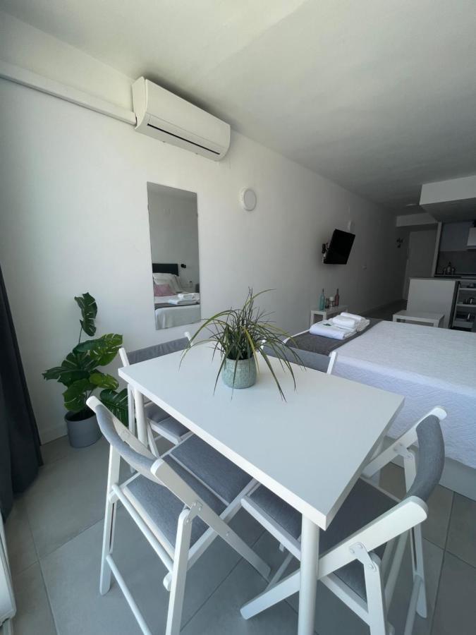 Apartamento Con Vistas Al Mar A Metros De La Playa Carihuela Soleil Apartment ตอร์เรโมลิโนส ภายนอก รูปภาพ