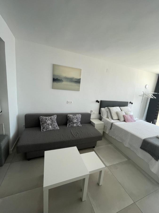 Apartamento Con Vistas Al Mar A Metros De La Playa Carihuela Soleil Apartment ตอร์เรโมลิโนส ภายนอก รูปภาพ