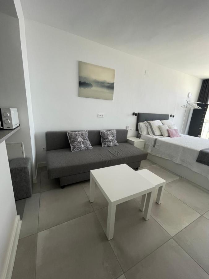 Apartamento Con Vistas Al Mar A Metros De La Playa Carihuela Soleil Apartment ตอร์เรโมลิโนส ภายนอก รูปภาพ