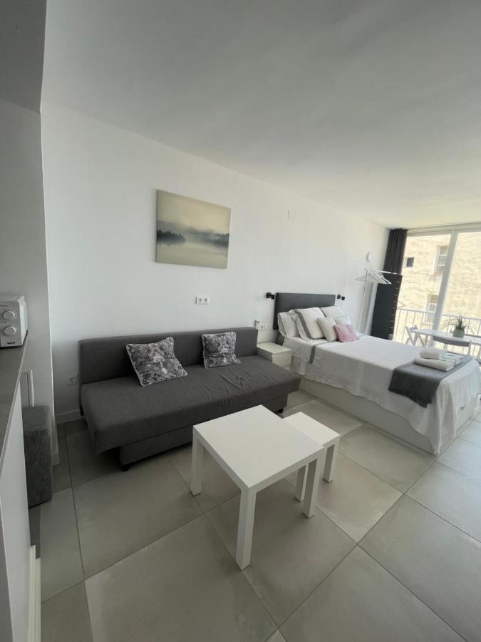 Apartamento Con Vistas Al Mar A Metros De La Playa Carihuela Soleil Apartment ตอร์เรโมลิโนส ภายนอก รูปภาพ