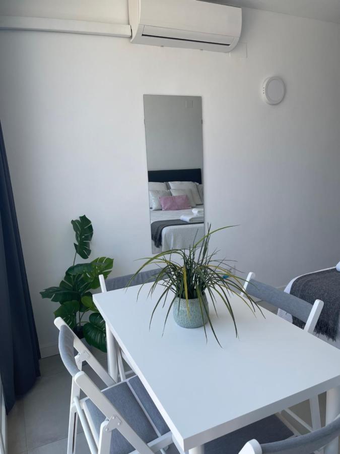 Apartamento Con Vistas Al Mar A Metros De La Playa Carihuela Soleil Apartment ตอร์เรโมลิโนส ภายนอก รูปภาพ