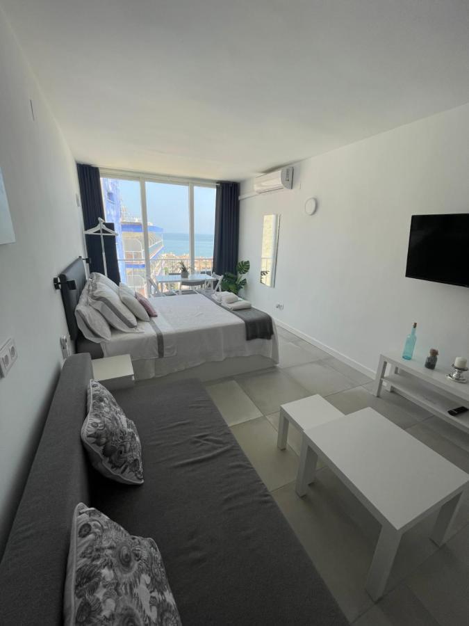 Apartamento Con Vistas Al Mar A Metros De La Playa Carihuela Soleil Apartment ตอร์เรโมลิโนส ภายนอก รูปภาพ