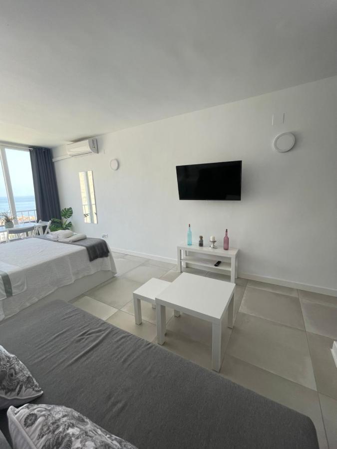 Apartamento Con Vistas Al Mar A Metros De La Playa Carihuela Soleil Apartment ตอร์เรโมลิโนส ภายนอก รูปภาพ